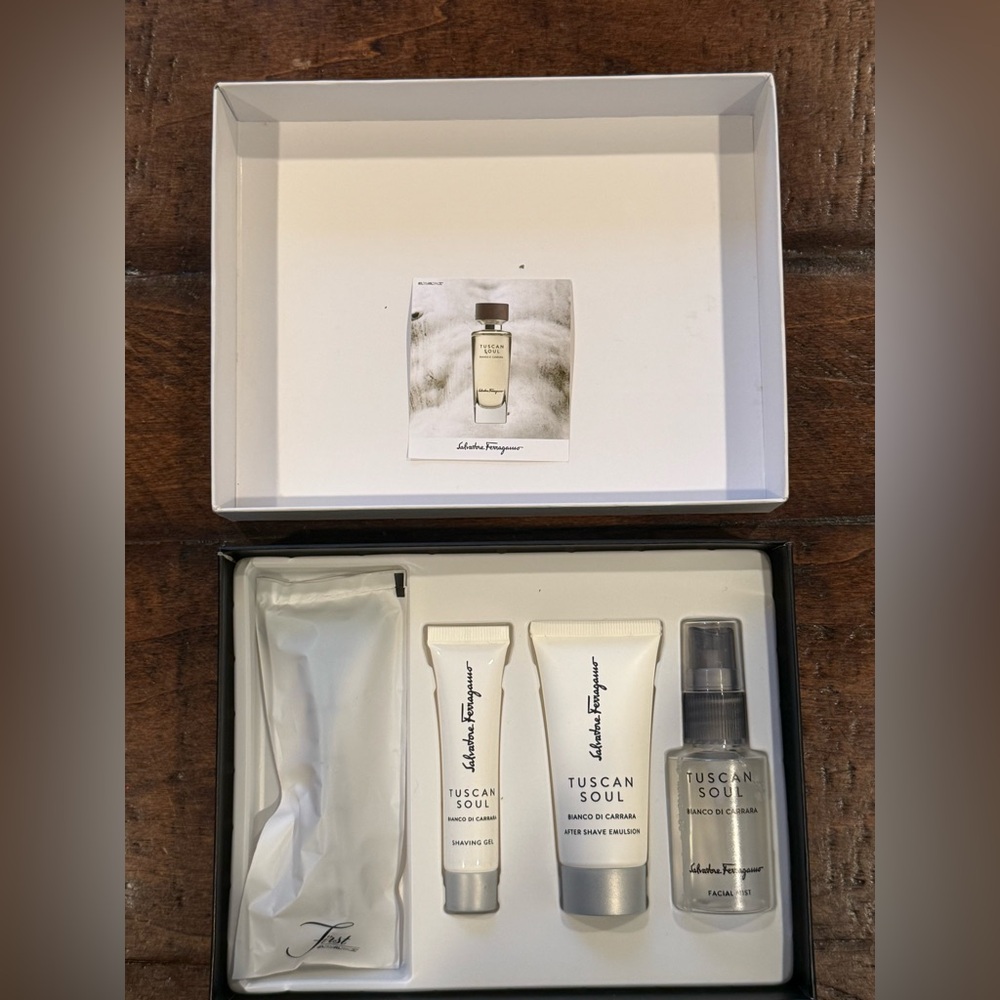 Salvatore Ferragamo Tuscan Soul Bianco di Carrara Shave Kit